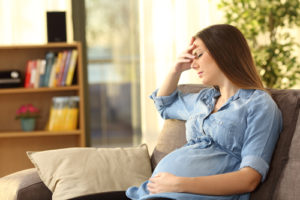 pregnant woman struggles with alcohol cravings