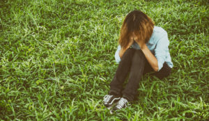 teen struggles with bipolar disorder