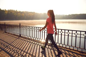 This woman's guide to mindfulness includes a brisk walk