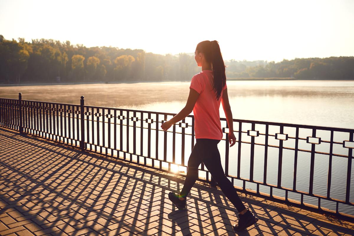 This woman's guide to mindfulness includes a brisk walk
